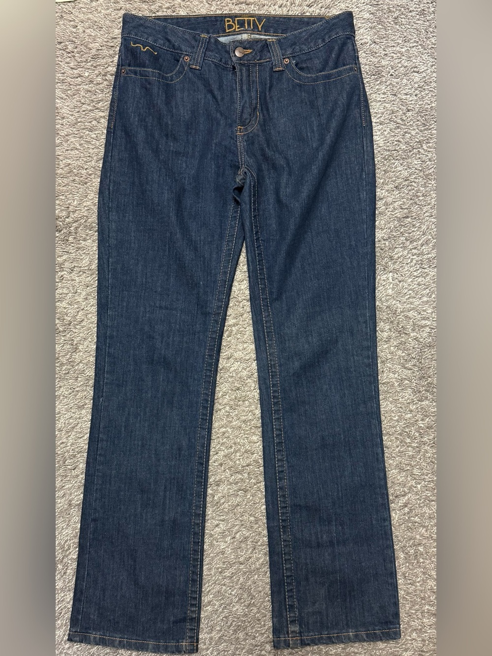 EUC Kimes Ranch BETTY Jeans, Size 8/32; Dark Wash, Midrise, Bootcut